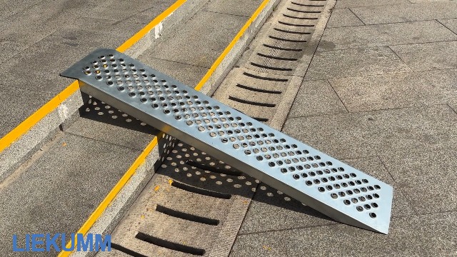 LIEKUMM バイク スロープ 1本 長さ120cm 耐荷重300kg スチー Amazon.co.jp: LIEKUMM バイク スロープ 1本 長さ120cm 耐荷重300kg